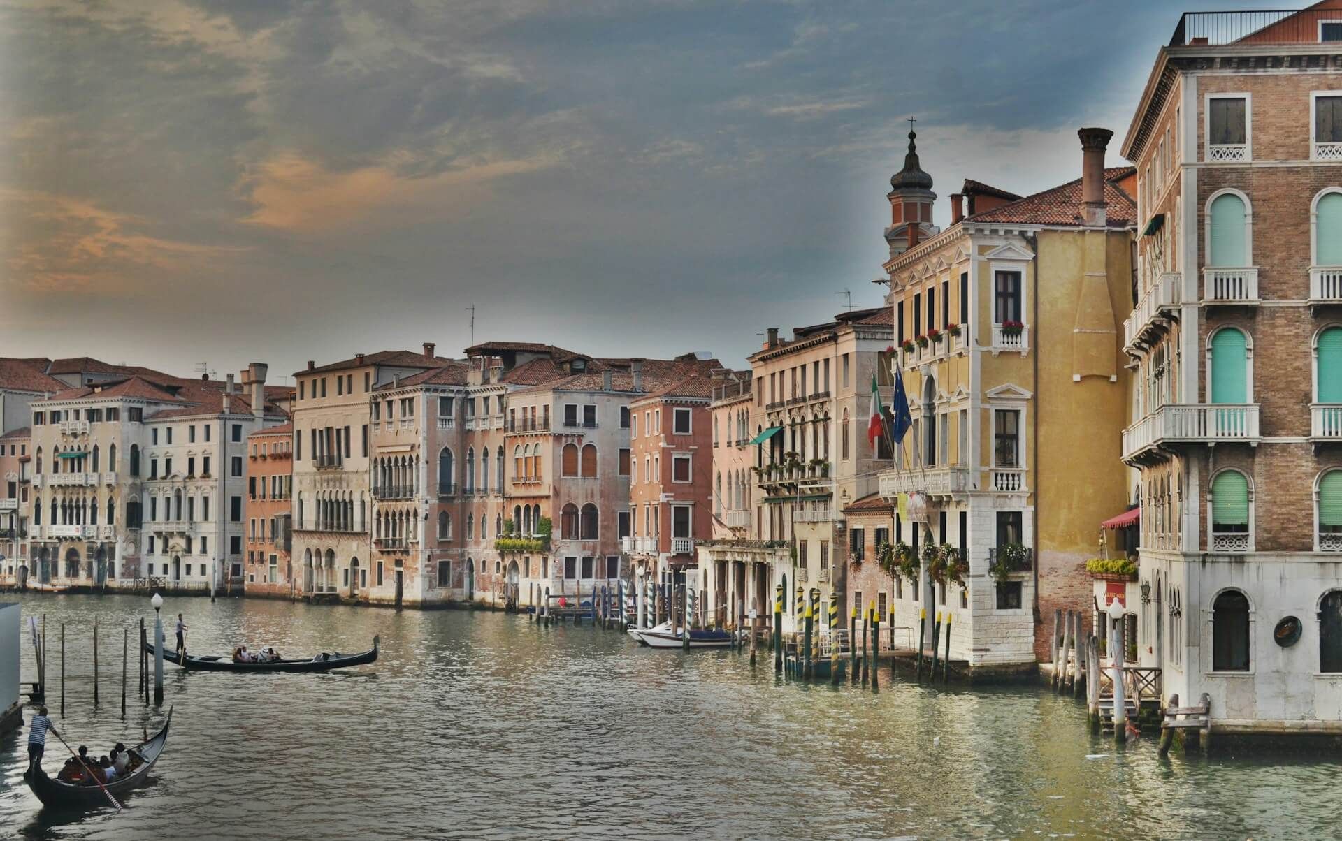 Must-Visit Places and Best Hotels To Stay Venice, Italy