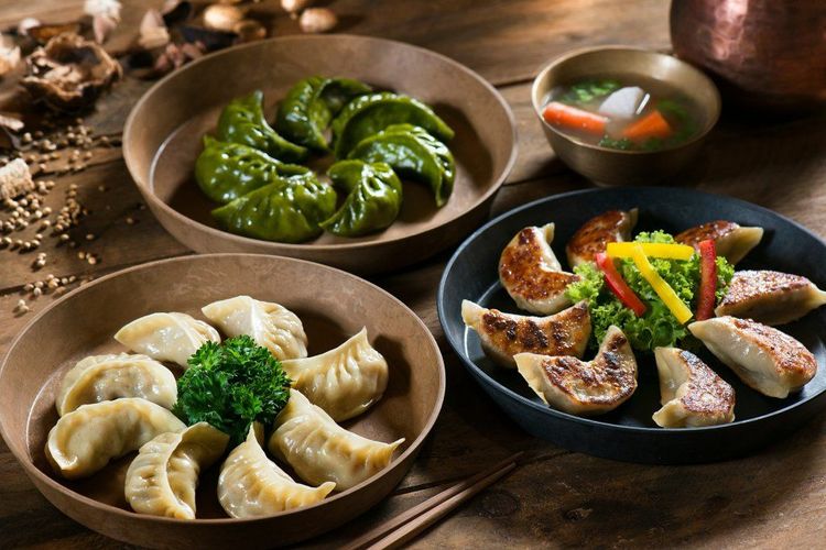 dumpling is another example of what chinese people eat for breakfast