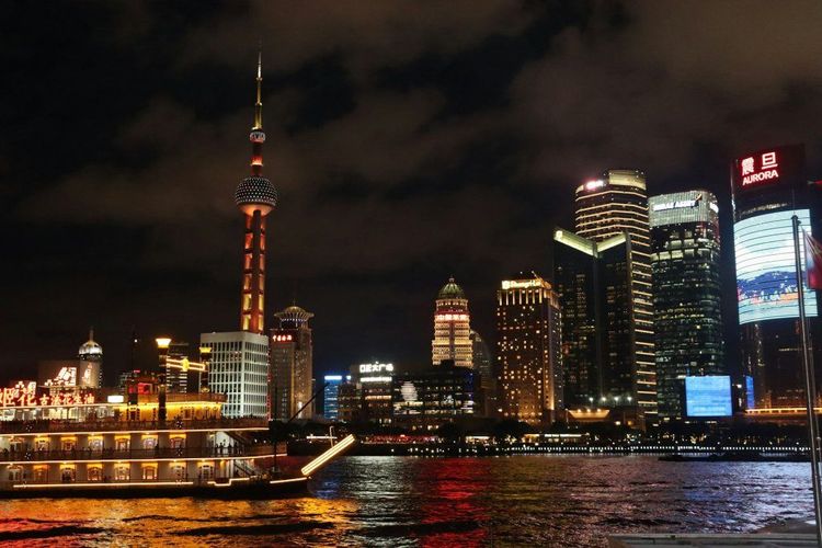 The Pearl Tower. Where to stay in Shanghai