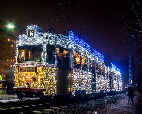 Christmas Tram (Fényvillamos): Look out for illuminated trams. City Route 2 runs along the Danube