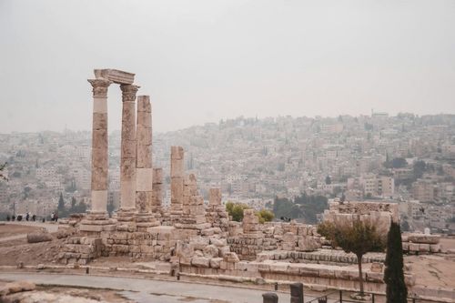 With our Arabic travel guide you can visit Amman