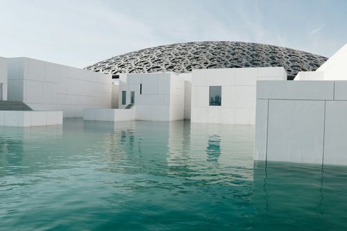 You can visit Louvre Abu Dhabi with our Arabic travel Guide