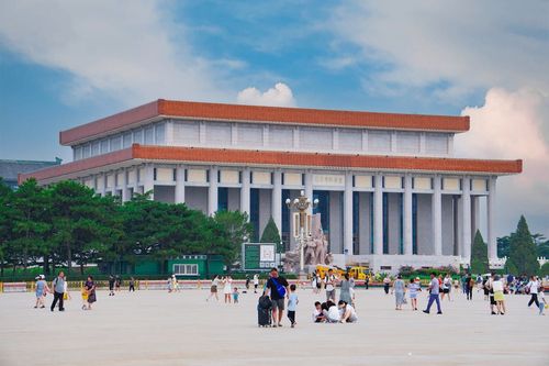 Mao Zedong's mausoleum is in Tiananmen Square