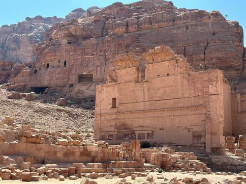 You can visit Petra with our Arabic travel guide