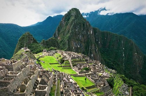 Machu Picchu is an ancient Inca city located at 2490 meters, commonly known as “The Lost City of the Incas”.