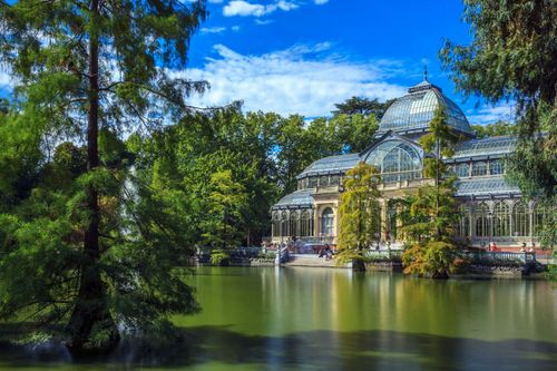 The Buen Retiro Park Retiro Park is one of the largest parks of the city of Madrid, Spain.