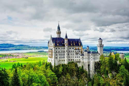 A dream-like castle in Germany, it served as a private sanctuary for King Ludwig II of Bavaria.