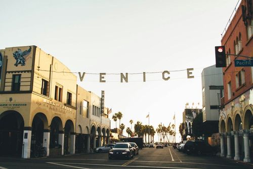 Once in a lifetime things to do in Los Angeles: Lively Venice Beach boardwalk