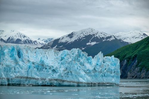 Alaska is home to over 100,000 glaciers, though only about 616 have been officially named. 