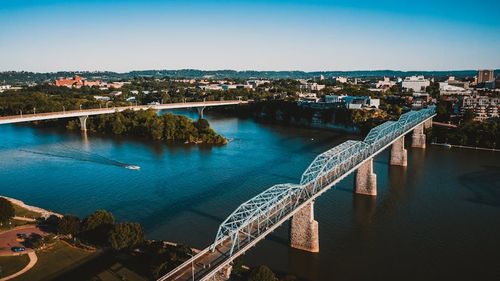 Along the south bank of the Tennessee River, the trail allows you to immerse yourself in nature, culture and food.