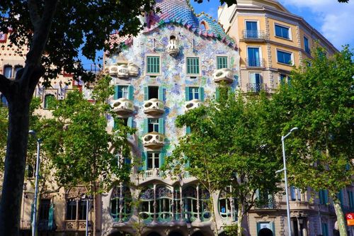 Casa Batlló is one would be a discovery like no other, worth adding to your journey.